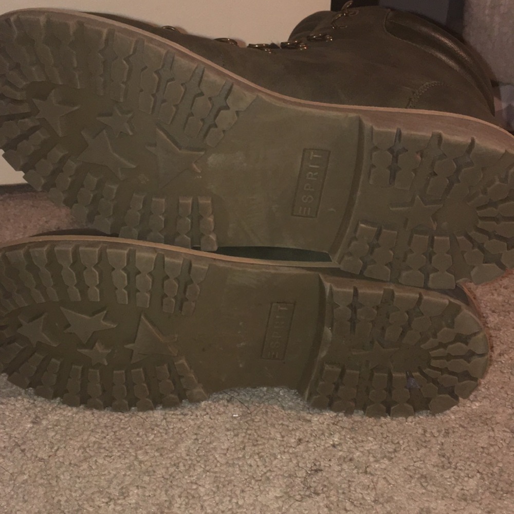 Shoes - Picture 4 of 4